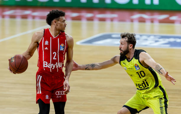 他并没有凭 他并没有凭