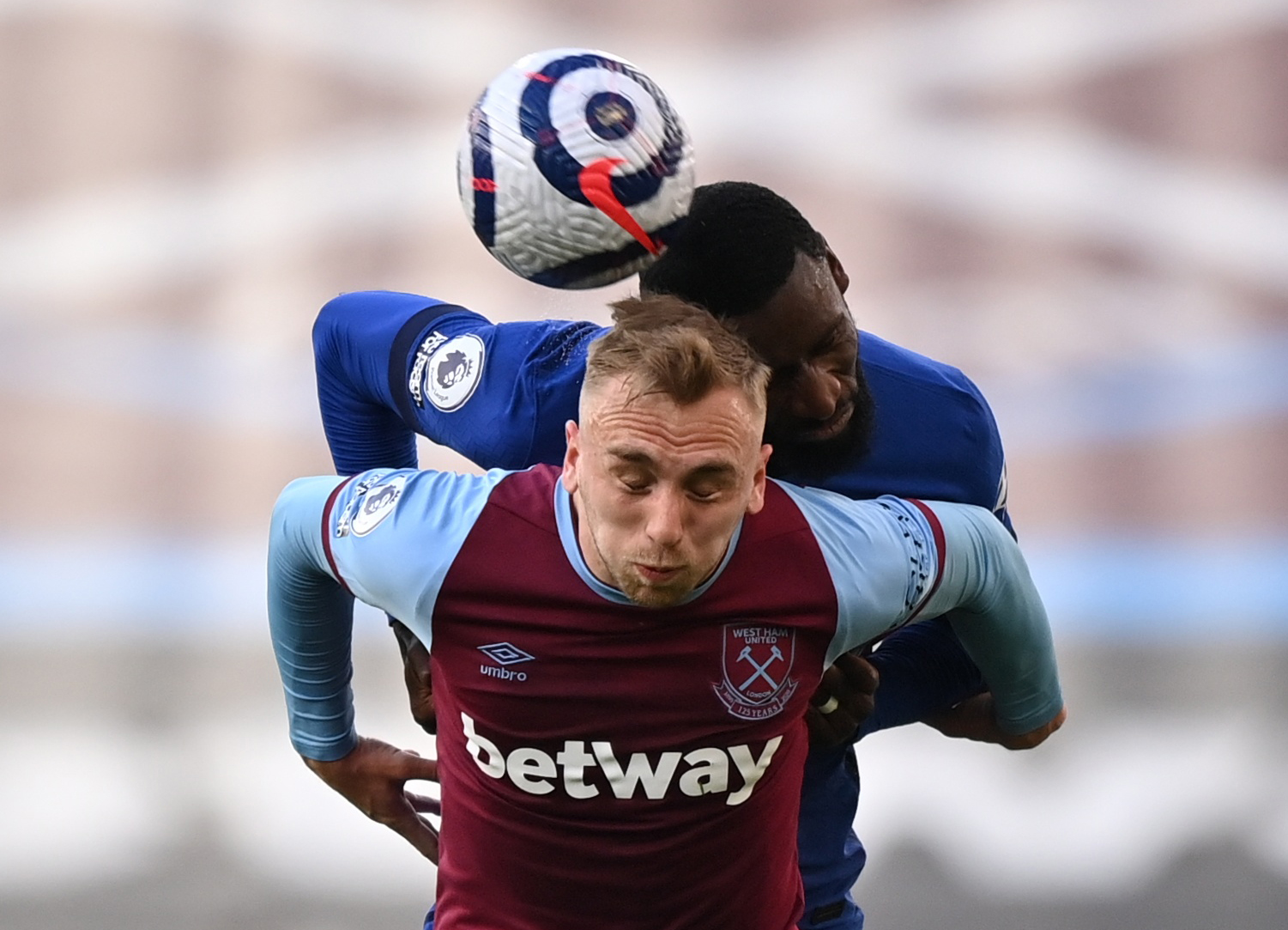 令人瞩目 令人瞩目