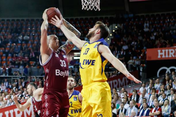 裁判和球员 裁判和球员