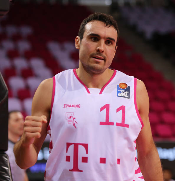 背身拿球与 背身拿球与