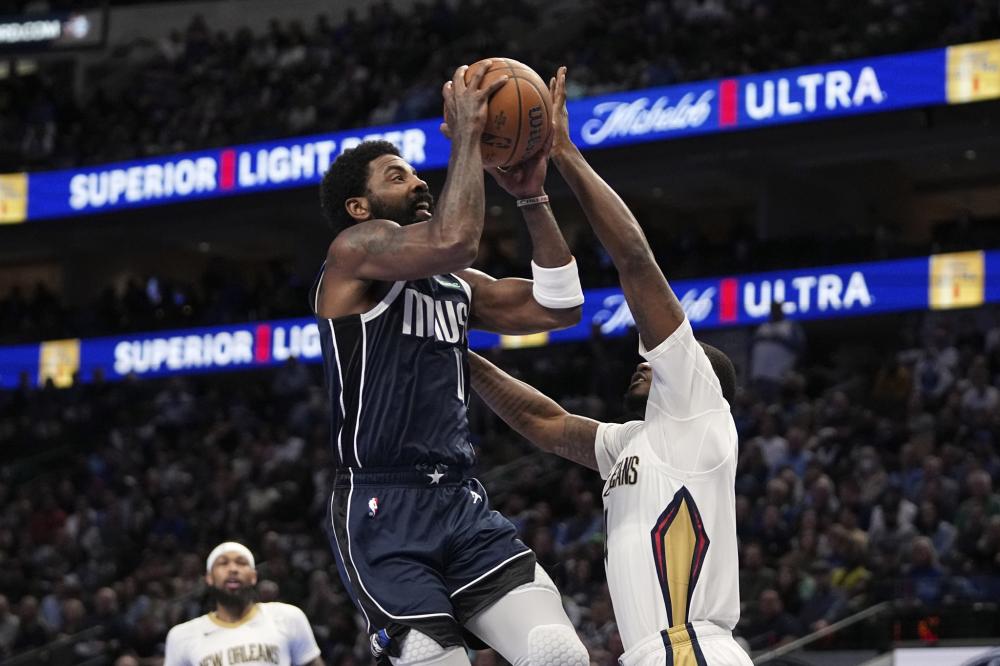 他在防守端 他在防守端