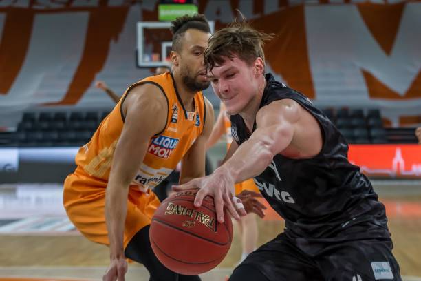 斯特鲁斯 斯特鲁斯