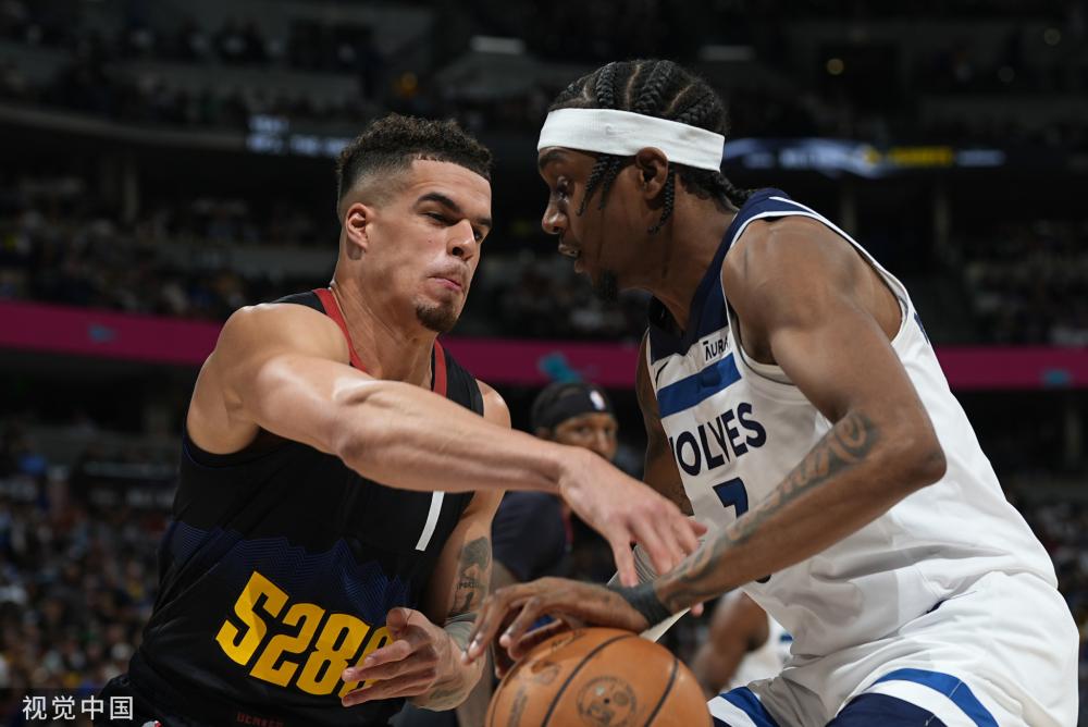 足坛展现出 足坛展现出